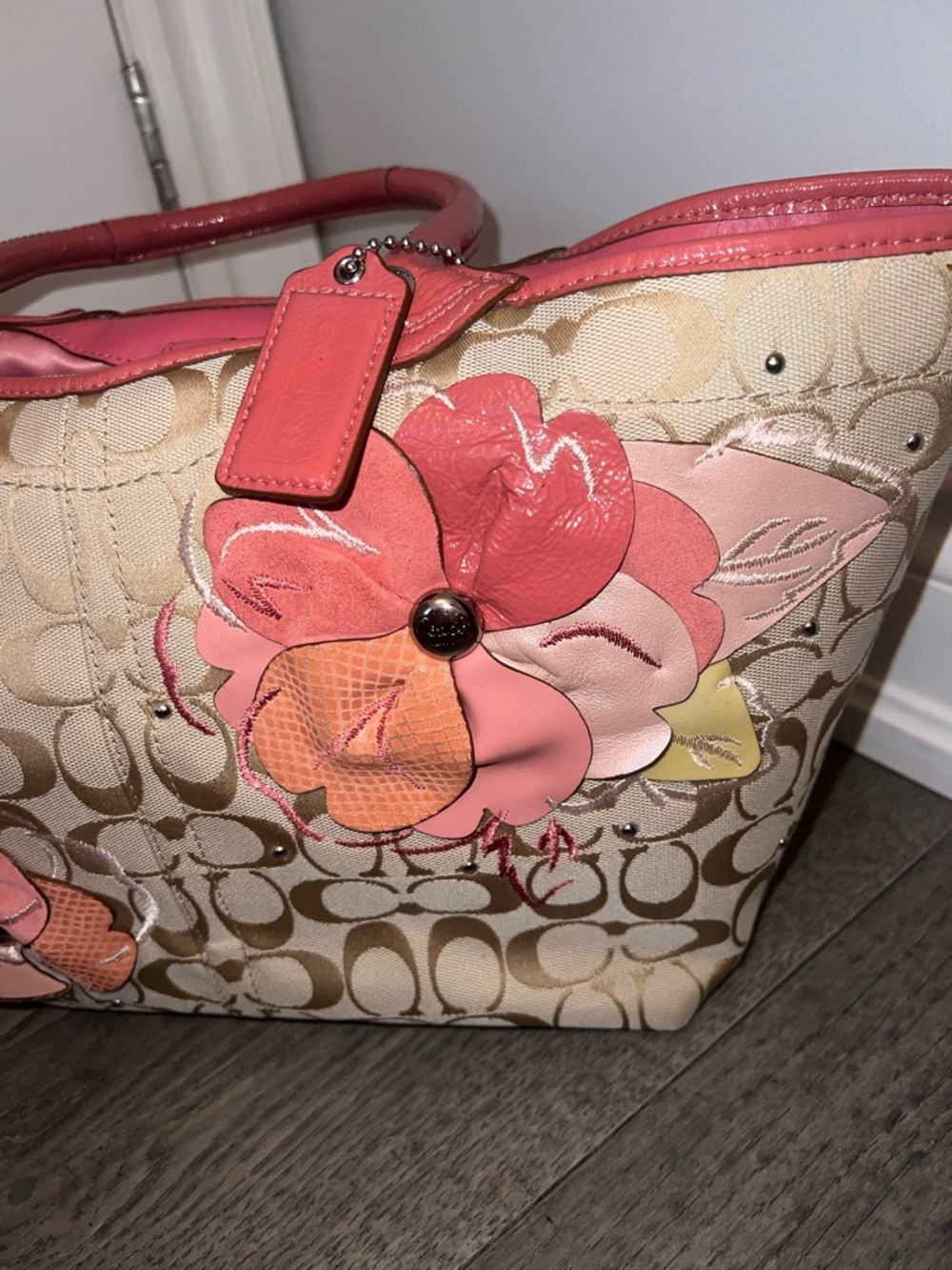 🌺 Coach Bleecker Signature Floral Appliqué Tote - Picture 8 of 16